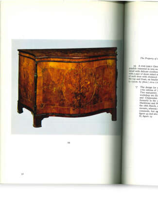 A GEORGE III YEW-WOOD, PADOUK AND MARQUETRY COMMODE - фото 9