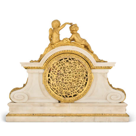 A LOUIS XVI ORMOLU-MOUNTED WHITE MARBLE MANTEL CLOCK - photo 7