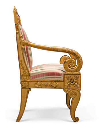 A SET OF FOUR ITALIAN GILTWOOD FAUTEUILS - photo 2