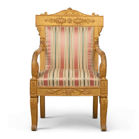 A SET OF FOUR ITALIAN GILTWOOD FAUTEUILS - photo 4