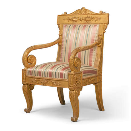 A SET OF FOUR ITALIAN GILTWOOD FAUTEUILS - photo 5