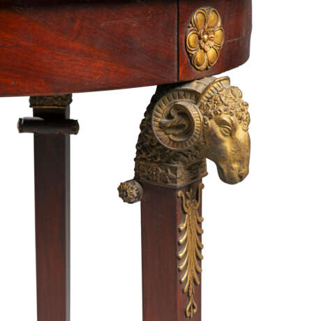 A PAIR OF EMPIRE ORMOLU-MOUNTED MAHOGANY GUERIDONS - photo 5