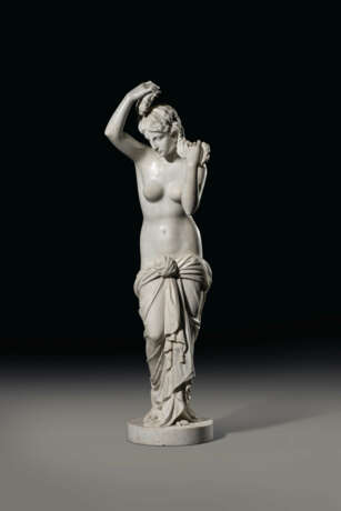 WHITE MARBLE FIGURE OF VENUS ANADYOMENE - Foto 2