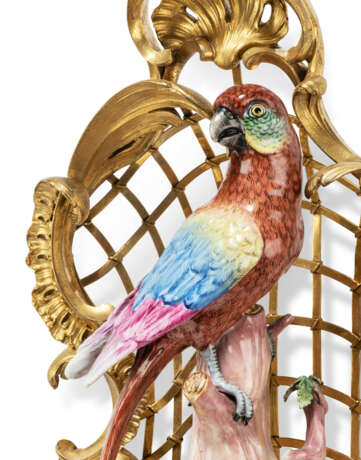 A PAIR OF FRENCH ORMOLU AND PORCELAIN THREE-BRANCH WALL-LIGHTS - photo 5