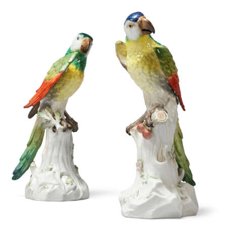 A PAIR OF MEISSEN PORCELAIN LARGE MODELS OF PARROTS - photo 1