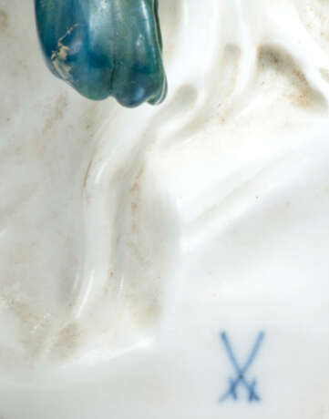 A PAIR OF MEISSEN PORCELAIN LARGE MODELS OF PARROTS - photo 3
