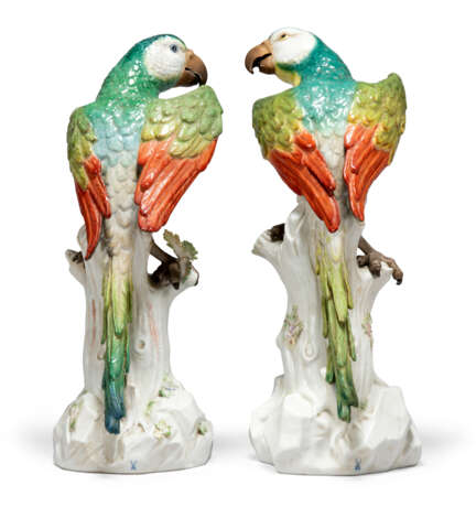 A PAIR OF MEISSEN PORCELAIN LARGE MODELS OF PARROTS - photo 5