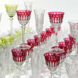 A ST. LOUIS 'TOMMY' PATTERN CUT-GLASS PART TABLE-SERVICE - photo 3