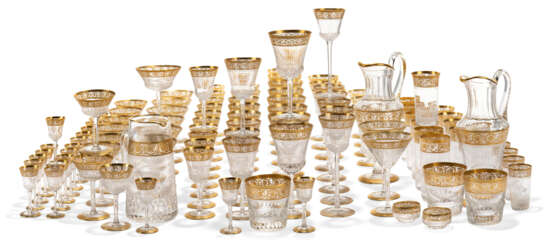 A ST. LOUIS 'THISTLE' PATTERN CUT-GLASS COMPOSITE PART TABLE-SERVICE - photo 1