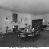 A SET OF NINETEEN GEORGE III MAHOGANY DINING-CHAIRS - Foto 9