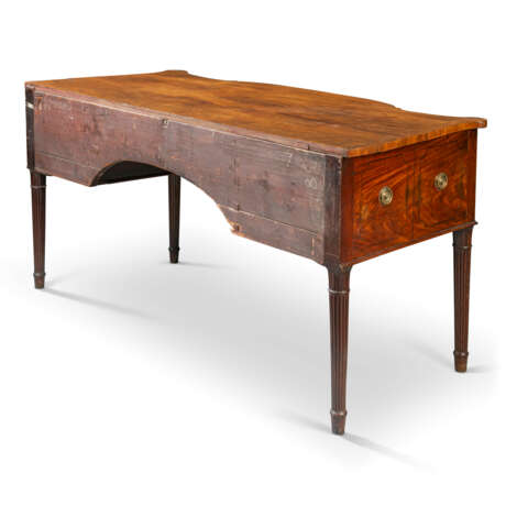 A GEORGE III MAHOGANY SIDEBOARD - photo 6