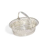 A GEORGE I SILVER CAKE BASKET - фото 1