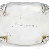A SET OF FOUR GEORGE III SILVER SAUCE TUREENS FROM THE DUTTON SERVICE - photo 3