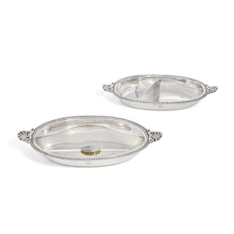 A PAIR OF GEORGE III SILVER VEGETABLE DISHES - photo 5