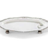 A SET OF SEVEN GEORGE III SILVER MEAT DISHES AND TWO MAZARINES FROM THE SHERBORNE SERVICE - photo 3