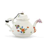 A MEISSEN PORCELAIN KAKIEMON TEAPOT AND COVER - фото 4