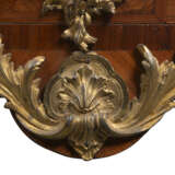 A REGENCE ORMOLU-MOUNTED KINGWOOD PARQUETRY COMMODE - photo 7