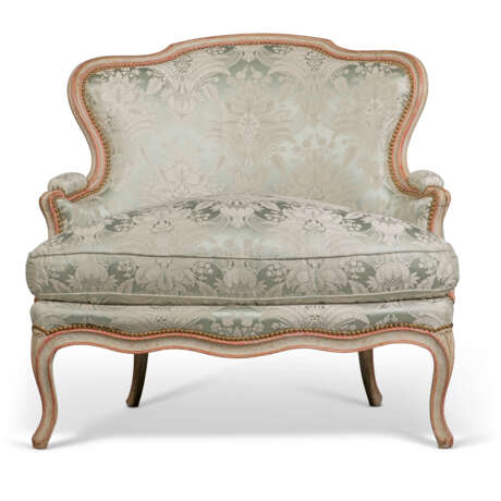 A PAIR OF LOUIS XV GREY AND RED-PAINTED MARQUISES - photo 3