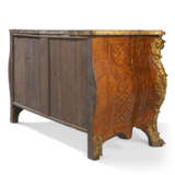 A REGENCE ORMOLU-MOUNTED KINGWOOD PARQUETRY COMMODE - photo 10