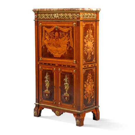 A LATE LOUIS XV ORMOLU-MOUNTED BOIS SATINE, AMARANTH, FRUITWOOD, HAREWOOD, GREEN-STAINED AND MARQUETRY SECRETAIRE A ABATTANT - Foto 2