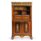 A LATE LOUIS XV ORMOLU-MOUNTED BOIS SATINE, AMARANTH, FRUITWOOD, HAREWOOD, GREEN-STAINED AND MARQUETRY SECRETAIRE A ABATTANT - Foto 3