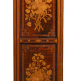 A LATE LOUIS XV ORMOLU-MOUNTED BOIS SATINE, AMARANTH, FRUITWOOD, HAREWOOD, GREEN-STAINED AND MARQUETRY SECRETAIRE A ABATTANT - Foto 7