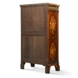 A LATE LOUIS XV ORMOLU-MOUNTED BOIS SATINE, AMARANTH, FRUITWOOD, HAREWOOD, GREEN-STAINED AND MARQUETRY SECRETAIRE A ABATTANT - Foto 8