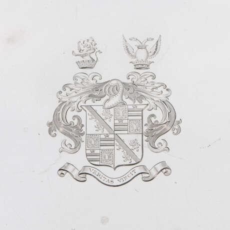 A VICTORIAN SILVER TRAY - Foto 3