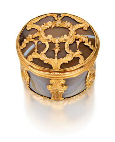 A GEORGE II GOLD-MOUNTED HARDSTONE BONBONNIERE - photo 1