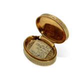 A LOUIS XVI GOLD-MOUNTED POUDRE D'ECAILLE SNUFF-BOX - Foto 4