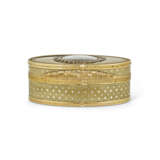 A LOUIS XVI GOLD-MOUNTED POUDRE D'ECAILLE SNUFF-BOX - Foto 5