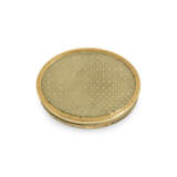A LOUIS XVI GOLD-MOUNTED POUDRE D'ECAILLE SNUFF-BOX - Foto 8