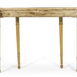 A GEORGE III PAINTED AND PARCEL-GILT DEMI-LUNE SIDE TABLE - Foto 5