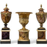 AN ASSEMBLED THREE-PIECE ORMOLU-MOUNTED BLUE JOHN AND FLUORSPAR GARNITURE - photo 3