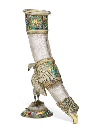 AN AUSTRIAN SILVER AND ENAMEL-MOUNTED ROCK CRYSTAL CORNUCOPIA - Foto 3