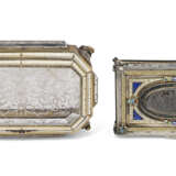 TWO AUSTRIAN SILVER AND ENAMEL-MOUNTED ROCK CRYSTAL TABLE CASKETS - Foto 5
