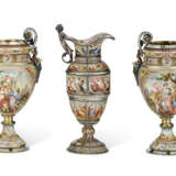 A GROUP OF THREE AUSTRIAN SILVER AND ENAMEL VESSELS - Foto 1