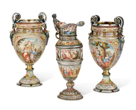 A GROUP OF THREE AUSTRIAN SILVER AND ENAMEL VESSELS - Foto 5