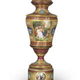 A VERY LARGE VIENNA STYLE PORCLEAIN CLARET AND GOLD GROUND VASE, COVER AND STAND - photo 4