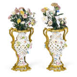 A PAIR OF ORMOLU-MOUNTED MEISSEN PORCELAIN RETICULATED VASES AND FLOWER BOUQUETS - photo 7