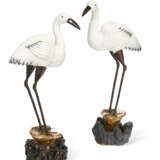 A PAIR OF CHINESE EXPORT PORCELAIN MODELS OF CRANES - photo 1