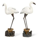 A PAIR OF CHINESE EXPORT PORCELAIN MODELS OF CRANES - photo 4