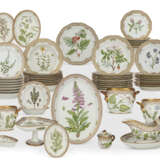 A ROYAL COPENHAGEN PORCELAIN 'FLORA DANICA' PART DINNER SERVICE - photo 1