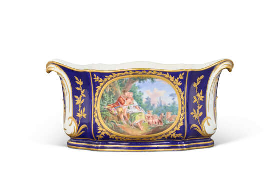 A SEVRES PORCELAIN 'BLEU NOUVEAU' OVAL FLOWER VASE (CUVETTE A FLEURS 'ROUSSEL’) - photo 1