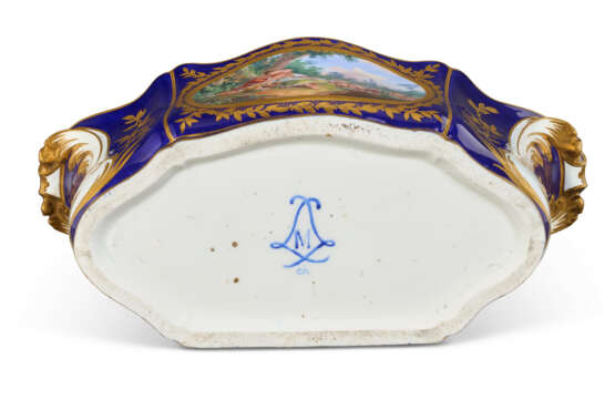 A SEVRES PORCELAIN 'BLEU NOUVEAU' OVAL FLOWER VASE (CUVETTE A FLEURS 'ROUSSEL’) - photo 6