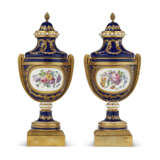A PAIR OF ORMOLU-MOUNTED SEVRES PORCELAIN 'BLEU NOUVEAU' VASES (VASES CHAPELET) AND TWO COVERS - photo 4