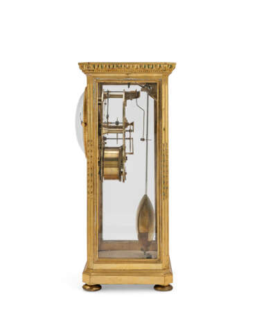 A LOUIS XVI ORMOLU MANTEL CLOCK - фото 3