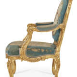 A FRENCH GILTWOOD AND AUBUSSON TAPESTERY FIVE-PIECE SALON SUITE - photo 8