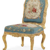 A FRENCH GILTWOOD AND AUBUSSON TAPESTERY FIVE-PIECE SALON SUITE - photo 11
