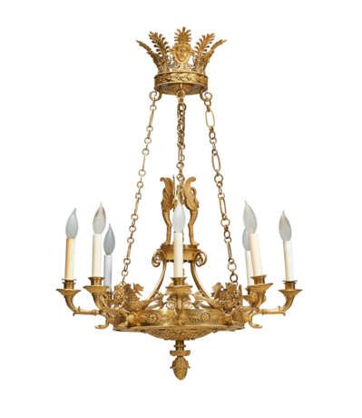 A NORTH EUROPEAN ORMOLU EIGHT-LIGHT CHANDELIER - фото 1